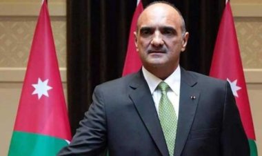 رئيس الوزراء الأردني يحذر من تفاقم المعاناة الإنسانية لسكان قطاع غزة