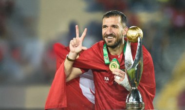 بعد رحيله.. الأهلي يعلن تكريم "معلول" ومنصب بالنادي في انتظاره