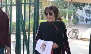 تغريم الفنانة سميرة أحمد لاتهامها بسب وقذف سائق في قصر النيل