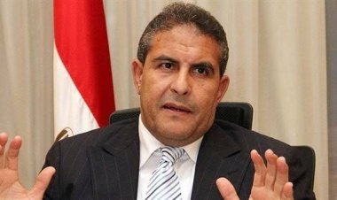 خاص لـ«العاصمة»| اتصالات مكثفة بين مالك بيراميدز الإماراتي وكابتن طاهر أبو زيد لتولي رئاسة النادي