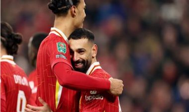 "نصحته بالبقاء".. أول تعليق من فان دايك على أزمة صلاح وسلوت