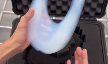 حقيبة من الهواء تثير الجدل في أسبوع الموضة بباريس