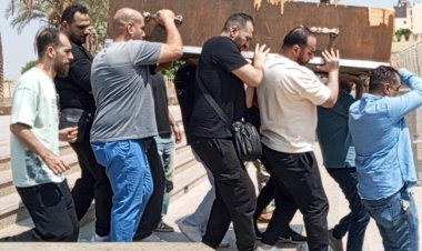 تشييع جثمان فكري عبد الحميد شبيه عادل إمام من مسجد عمرو بن العاص