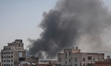 غارات أمريكية بريطانية تستهدف مطار الحديدة الدولي في اليمن