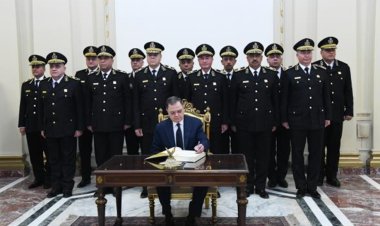 وزير الداخلية وأعضاء المجلس الأعلى للشرطة يتوجهون للقصر الجمهورى في عابدين