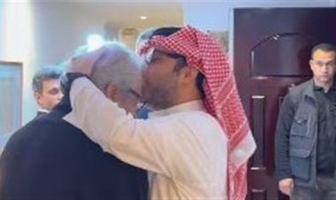 لفتة تقدير في القاهرة.. تركي آل الشيخ يزور فاروق حسني بعد تكريمه في «جوي أووردز»