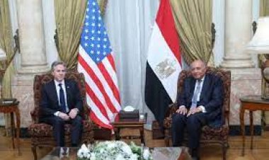 وزير الخارجية يعقد اجتماعًا مغلقًا مع نظيره الأمريكي