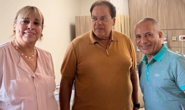 النائب محمد أبو العينين يمنح أحمد موسى إجازة إجبارية لحين تعافيه من الوعكة الصحية