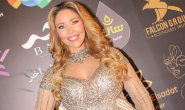 الهولندية لاروسي تحتفل باغنيةً انبساط تزامنا معً تكريمها وغنائها في  ملتقي التميز والابداع العربي واحتفالا بعيد ميلادها 