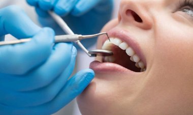 فتاة تعمل طبيبة أسنان صباحا وتمتهن الرقص الشرقي ليلاً.. ما القصة؟