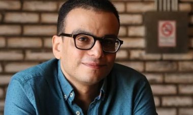 المخرج أمير رمسيس يعلق على تغطية صحفيين الفن لجنازة هاني شاكر