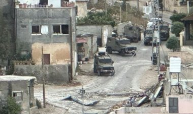 أكثر من 50 آلية للاحتلال تحاصر بلدة دير الغصون فى طولكرم وتفرض حظر تجول