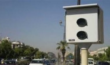 ضبط سائق حطم رادار بالمقطم باستخدام خشبة