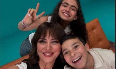 بعد مشاركتهما معا في «كتالوج»..  على البيلي لـ ريهام عبدالغفور: «بقيتي أمي الثانية»