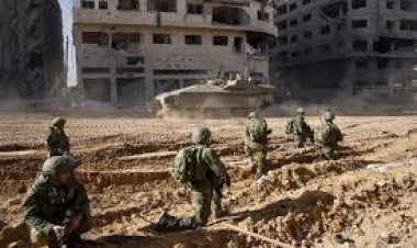 طائرات الاحتلال الإسرائيلي تقصف منطقة المواصى غرب رفح الفلسطينية