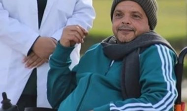 «بعد خطبة ابنته»... جدل على السوشيال ميديا بعد ظهور هنيدي على كرسي متحرك