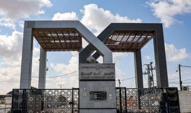 «القاهرة الإخبارية»: الجانب المصري بمعبر رفح مفتوح دائمًا أمام سيارات الإسعاف