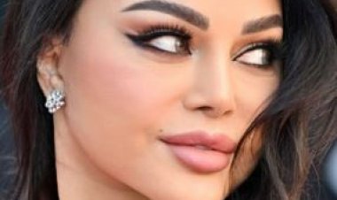 هيفاء وهبي تظهر على السجادة الحمراء لمهرجان كان السينمائي