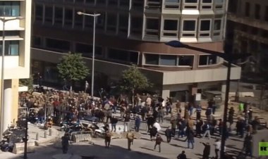 متظاهرون يشتبكون مع الجيش اللبناني أمام السراي الحكومي