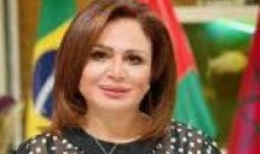 إلهام شاهين تثير الجدل بسبب إطلالتها في افتتاح مهرجان بغداد السينمائي