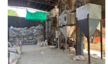 ضبط 55 طن أعلاف مجهولة المصدر  داخل مصنع "بدون ترخيص"  بقليوب