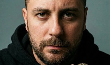 محمود ماجد يقدم  سلحفاة نينجا لجمهوره.. هل ينجح المتابعون في تحديد جنس صديقه الجديد؟