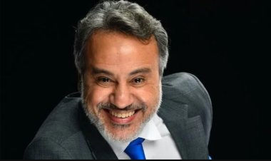 إيهاب فهمي رئيسًا للبيت الفني للمسرح.. وأيمن الشيوي يهنئه بالمنصب الجديد
