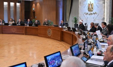 مدبولي يُقدم التهنئة لوزير الداخلية بمناسبة عيد الشرطة.. ومنتخب مصر لكرة اليد