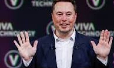 إيلون ماسك يفتح باب التاريخ.. روبوت مثير للجدل وخدمة جديدة