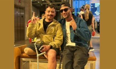 محمد رمضان يُهدي شابًا من ذوي الهمم دعوة لحضور حفله التاريخي في نيويورك