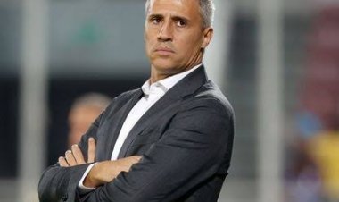 بعد الخساراة من الأهلي والنصر.. العين الإماراتي يعلن إقالة مدربه