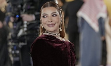 بعد تجاهلها نبأ تمزيق صورها في شوارع دمشق..  أصالة تستعد للغناء في حفلها الليلة بعد غياب 15 سنة