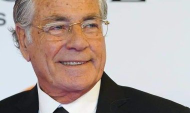 «غاب عنا صديق العمر».. إلهام شاهين تنعى الفنان مصطفى فهمى