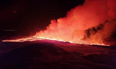 عمليات إخلاء بسبب ثوران بركان في شبه جزيرة ريكيانيس بـ أيسلندا