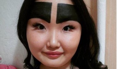 المرأة ذات الحواجب الأكثر غرابة على مواقع التواصل الاجتماعي تغير مسار شهرتها