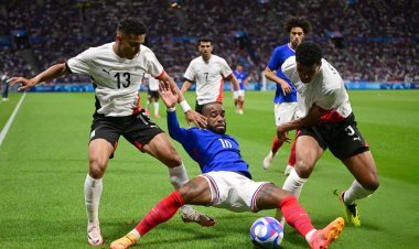 بسيناريو دراماتيكي.. مصر تخسر أمام فرنسا وتنافس المغرب على البرونزية