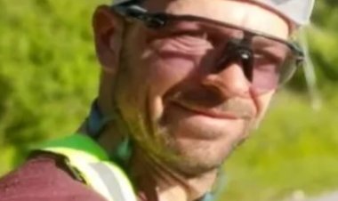 رجل يسافر من بلجيكا إلى اليونان بالدراجة