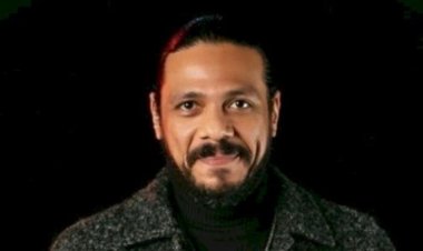 حمزة العيلي يدافع عن منى زكي بعد الجدل حول دورها في فيلم "الست": كلمة واحدة قد تدمر إنسانًا