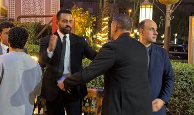 يسرا و هند صبري و عصام السقا و عمرو منسي وريهام عبد الغفور ..نجوم الفن في عزاء والد الفنان عمر السعيد بمسجد الشرطة