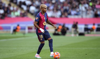 برشلونة يجدد عقده نجمه لامين يامال