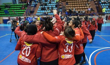 للمرة الثانية على التوالي.. «سيدات يد الأهلي» يتوج ببطولة الدوري
