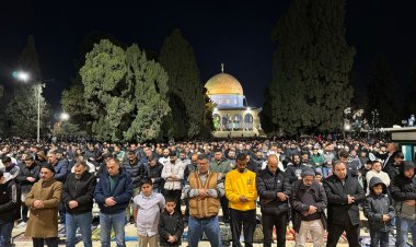 40 ألف فلسطيني يؤدون صلاتي العشاء والتراويح في المسجد الأقصى