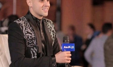 القبض على إسلام سعد مصمم الأزياء في مطار القاهرة