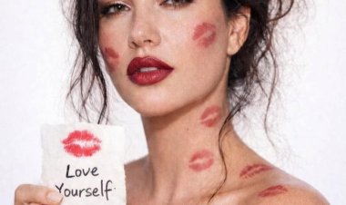 بـ شفاه حمراء .. لاميتا فرنجية تصدم الجمهور بأجرأ إطلالة وتوجه رسالة مثيرة!