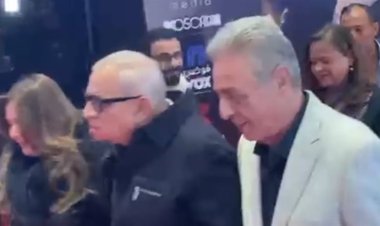 أول ظهور للفنان محمود حميدة بعد وعكته الصحية في العرض الخاص لفيلم «الملحد»