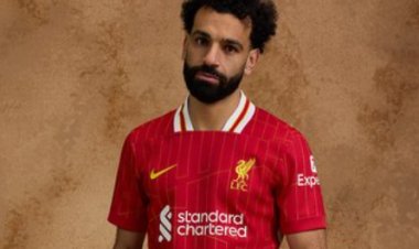 صلاح يتصدر إعلان ليفربول عن قميصه الجديد 