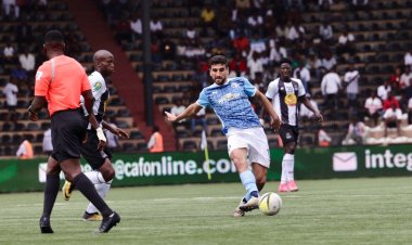 المدير الرياضي لبيراميدز يوجه انتقادات لاذعة لحكم مباراة مازيمبي