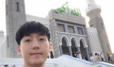 كورى يبني مسجدًا من أمواله الخاصة بعد إسلامه