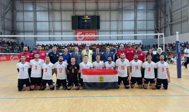 وزير الرياضة يزور منتخب مصر للكرة الطائرة قبل خوض المباراة النهائية أمام كيني