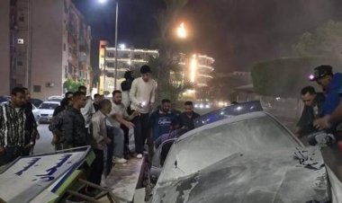 انقلاب سيارة الفنان علي رؤوف صاحب أغنية "أنا بشحت بالجيتار" في السويس